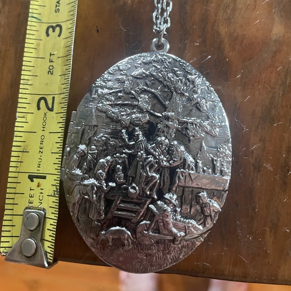 Vintage Perfume Large Oval Locket and Chain SilverTone Village Scene Unique - Picture 3 of 8